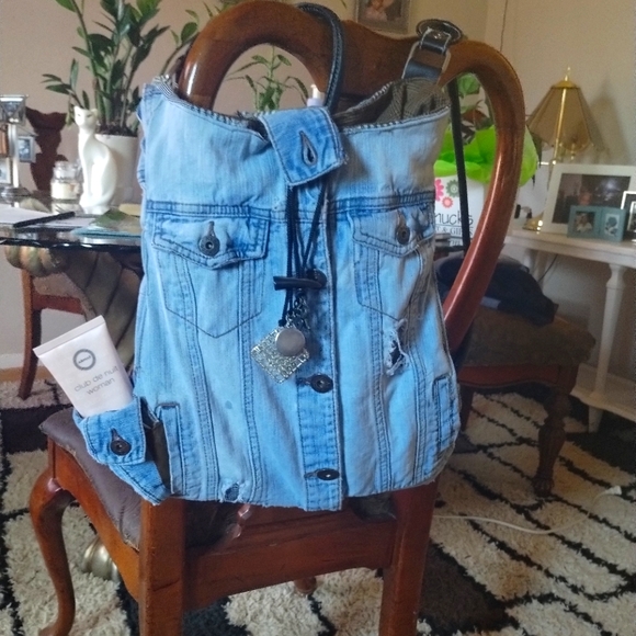 by Rochelle Handbags - Denim purse/backpack. For any age...